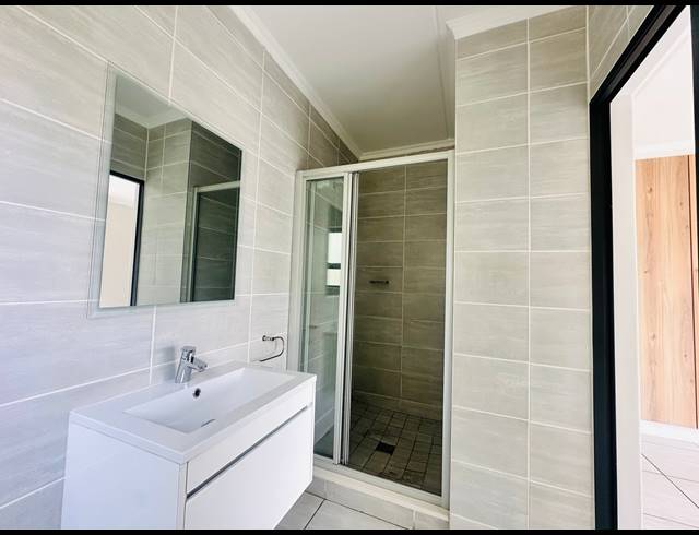 3 BEDROOM APARTMENT TO LET IN WATERFALL